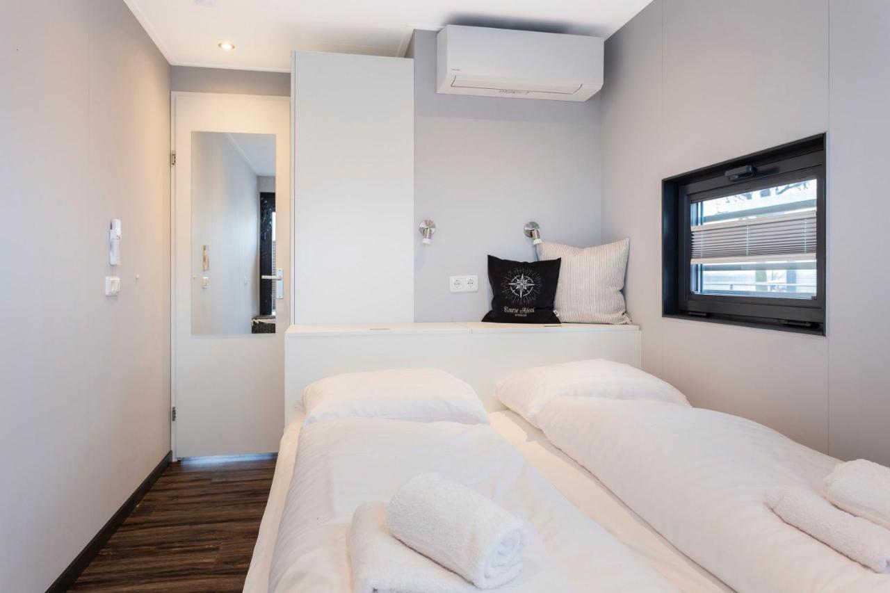 Welcome In - Houseboat 'Elysium' Met Eigen Aanlegsteiger Sneek - Offingawier מראה חיצוני תמונה