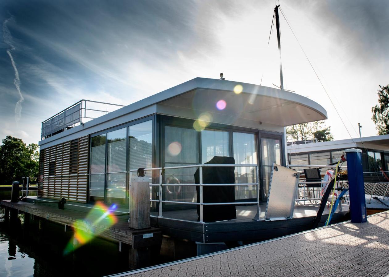 Welcome In - Houseboat 'Elysium' Met Eigen Aanlegsteiger Sneek - Offingawier מראה חיצוני תמונה